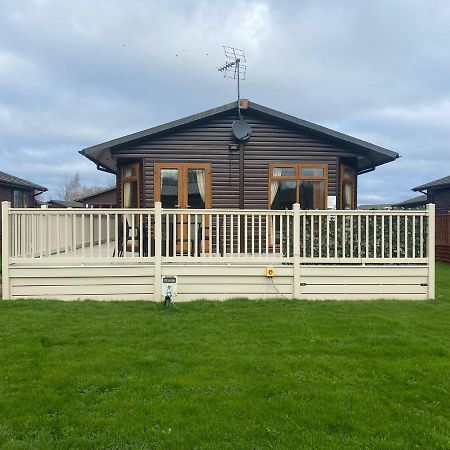 Saffron Lodge With Hot Tub Malton Esterno foto
