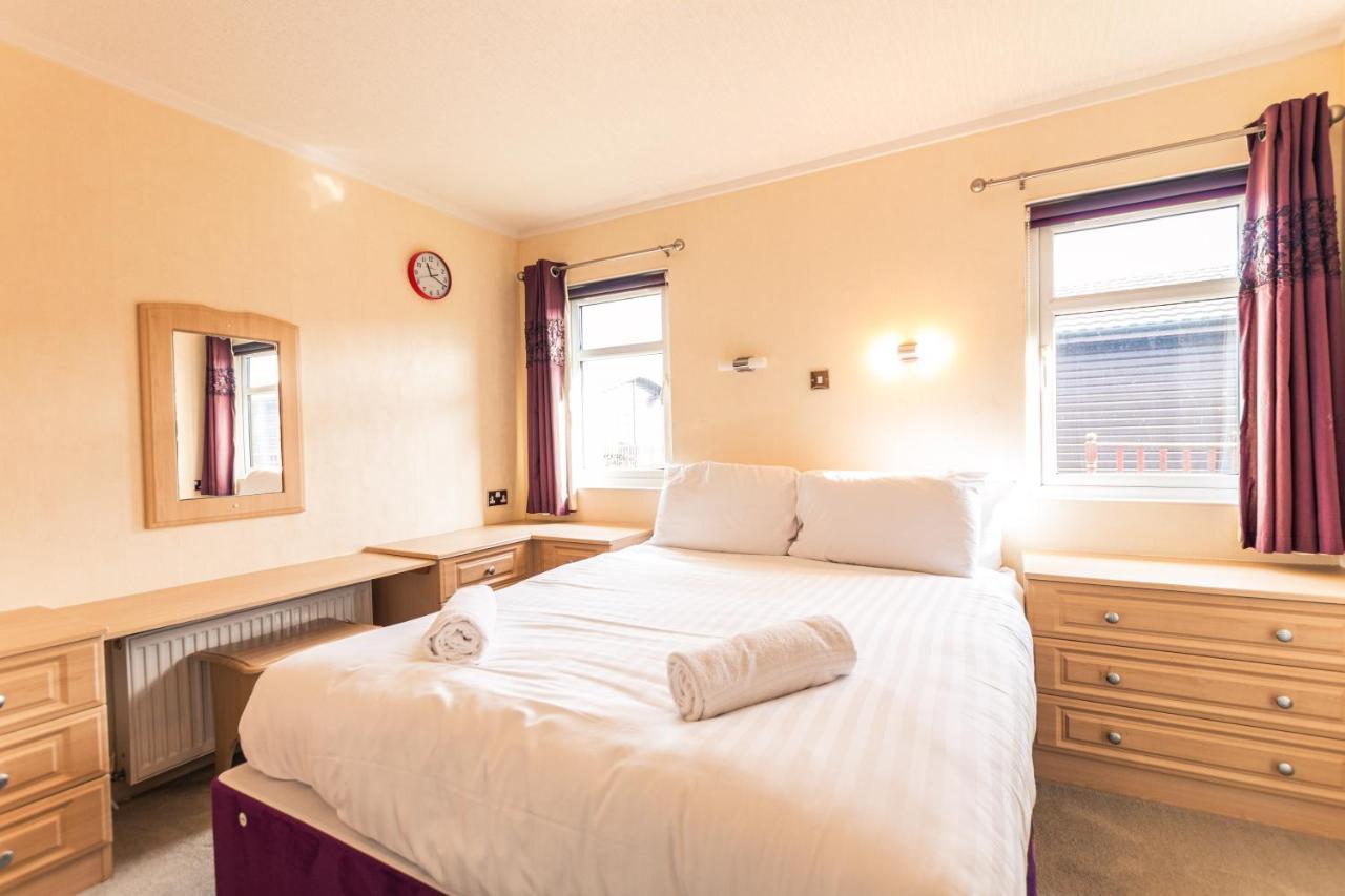 Saffron Lodge With Hot Tub Malton Esterno foto