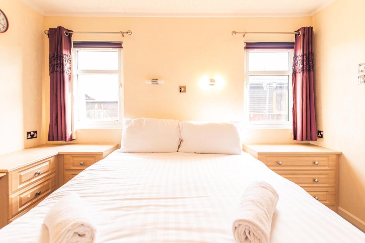Saffron Lodge With Hot Tub Malton Esterno foto